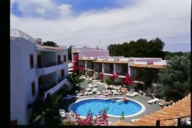 Apartahotel Del Sol 3* סנטה אאולריה דס ריו
